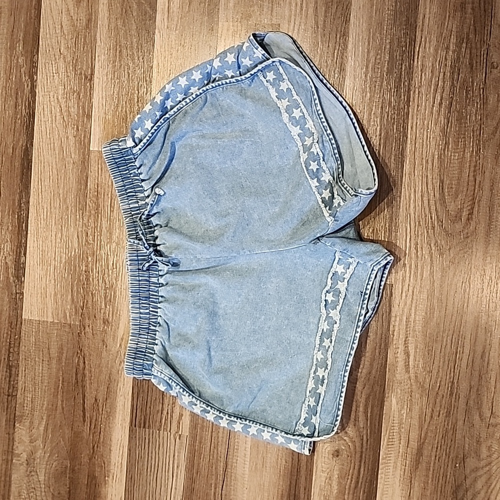 Star shorts